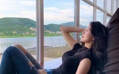 体育生爽擼又大又粗的雞巴小说